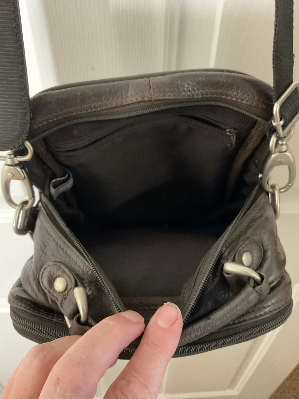 Wilsons Leather Brown Organizer Crossbody Bag Genuine Leather Travel EDC